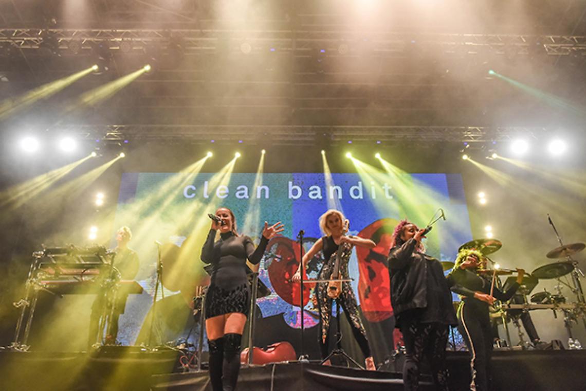 I Clean Bandit al GruVillage