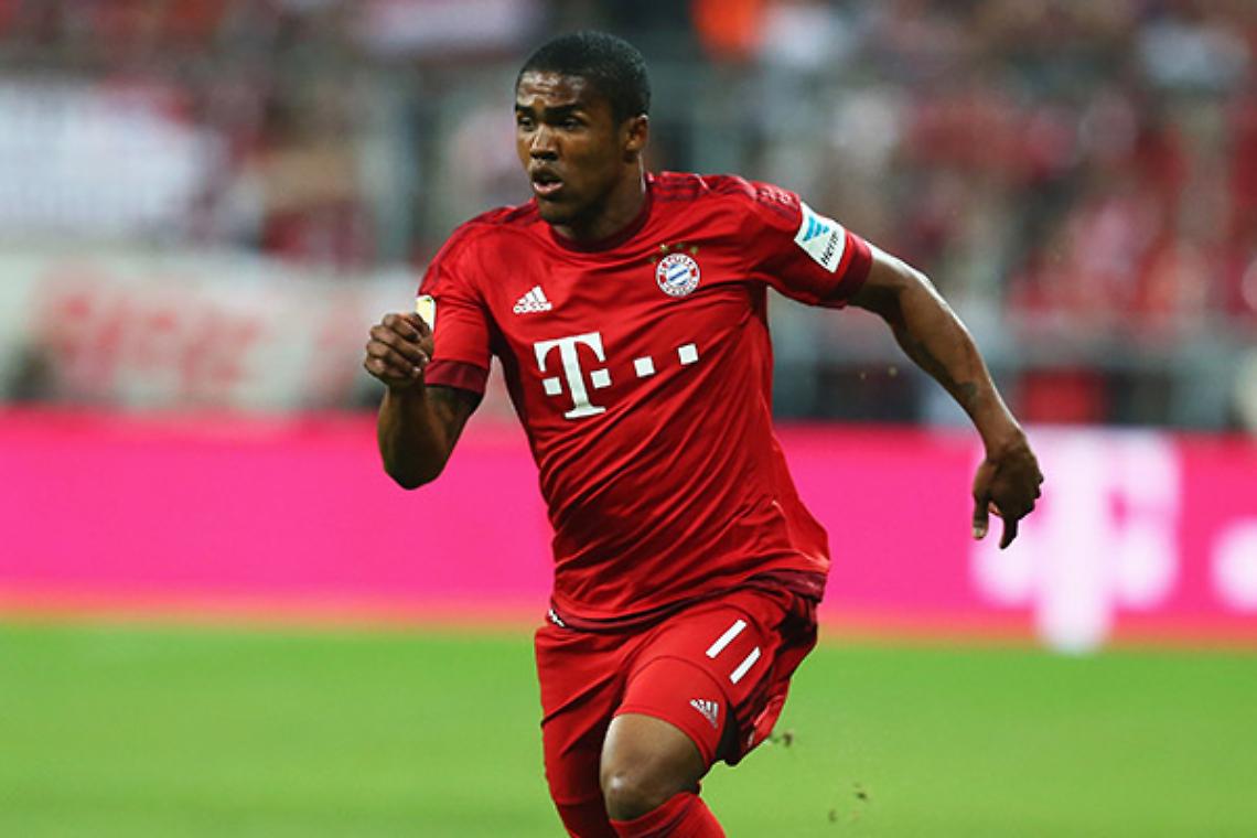 CALCIO. Juve; Douglas Costa a un passo, sprint Bernardeschi