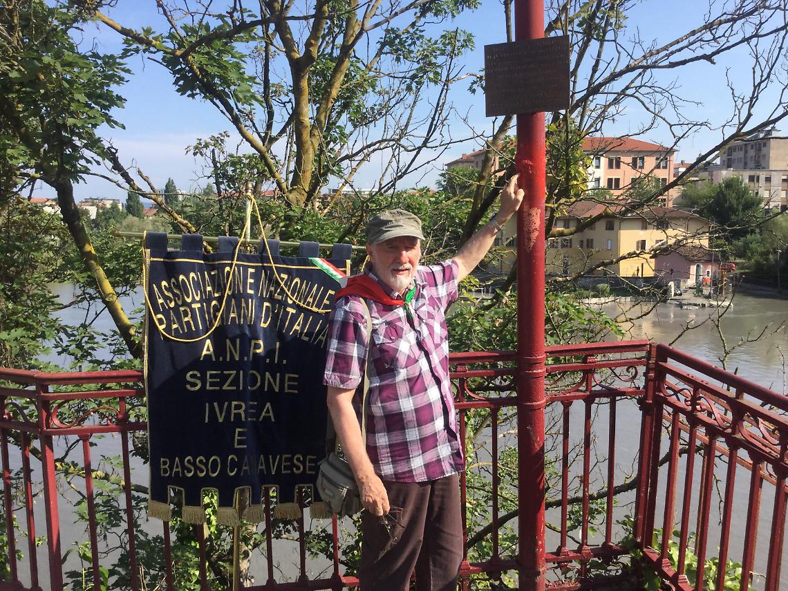 IVREA. Fori tappati, sfregio alla memoria