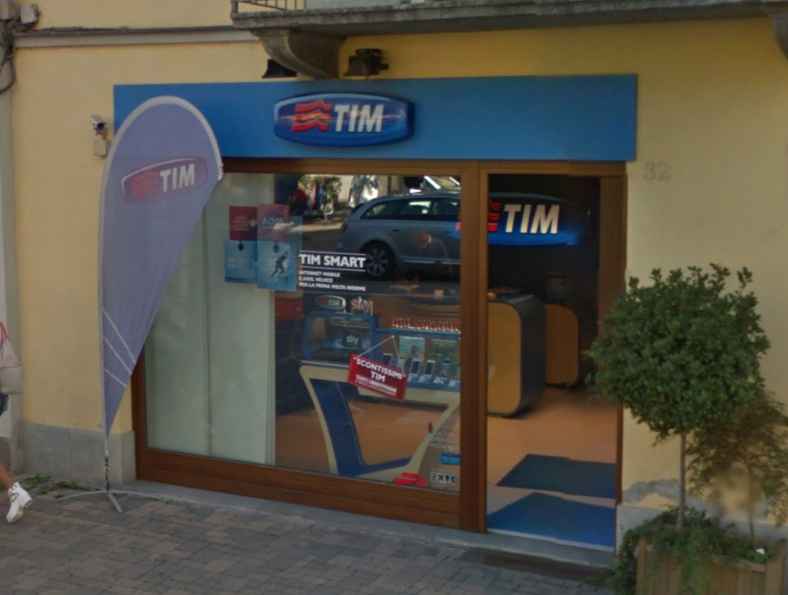 RIVAROLO CANAVESE. Da tre giorni in Italia, denunciato per furto