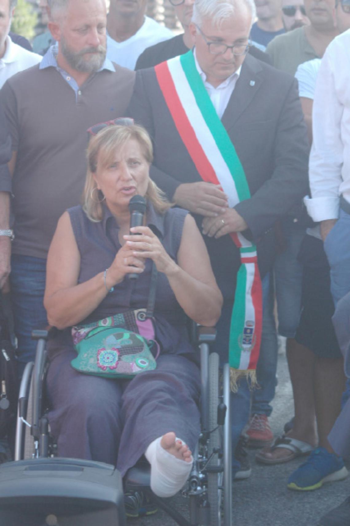 CHIVASSO. Gianna cade e si rompe una gamba