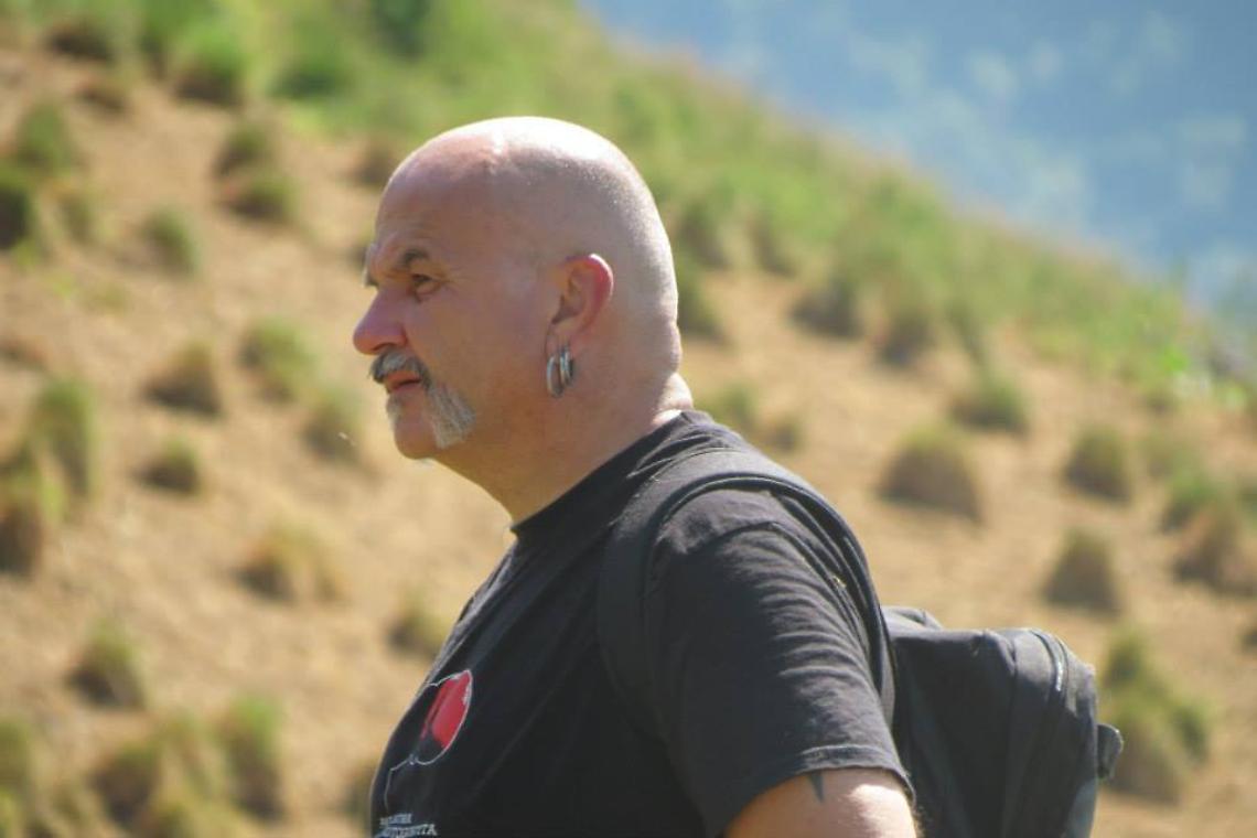 CHIVASSO. Io sto con Raise, agli arresti domiciliari per una fionda
