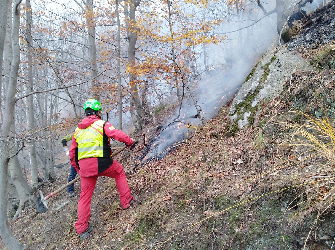 CANAVESE. Incendi e smog. Sospesi i “blocchi”