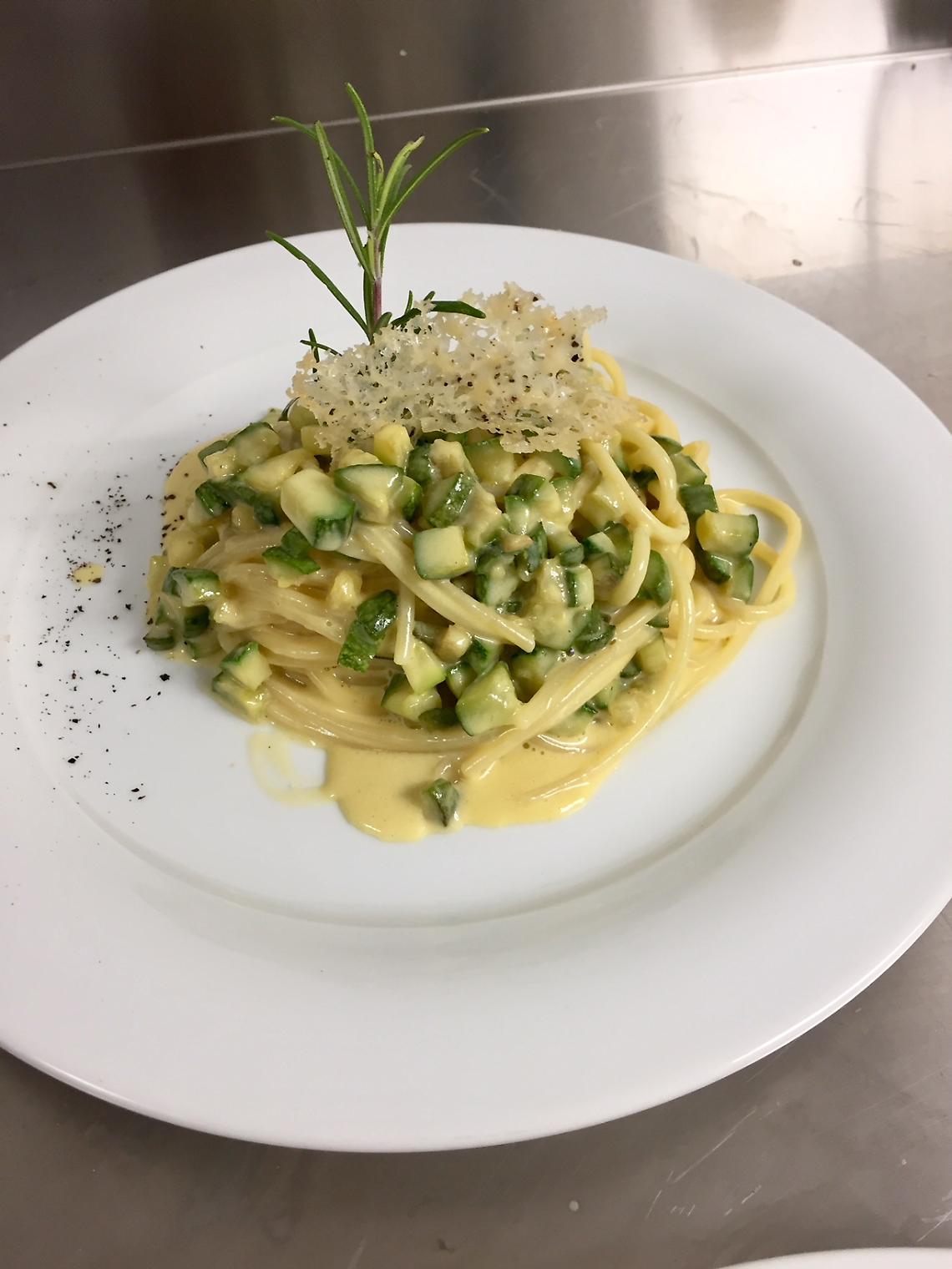 Spaghetti alla carbonara di zucchine