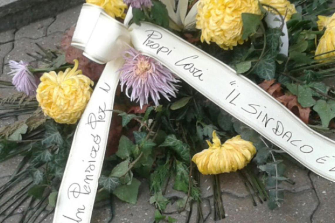 SAN MAURO. Qualche problema di grammatica sul mazzo di fiori del sindaco