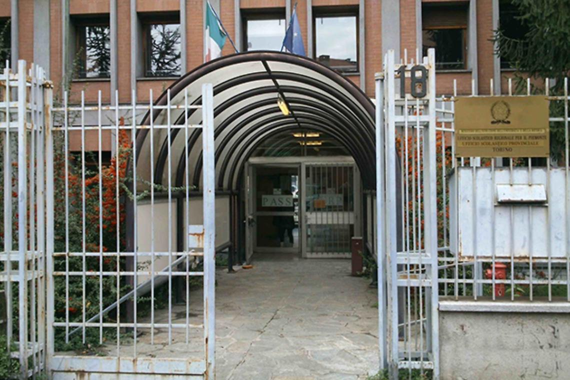 TORINO. Scuola: studenti, bruciate foto Fedeli e Poletti