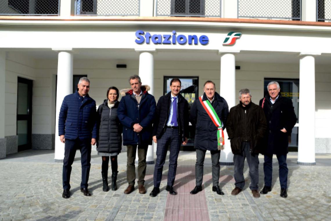 SETTIMO TORINESE. La stazione ferroviaria di Settimo &egrave; stata rinnovata: ora &egrave; un gioiello