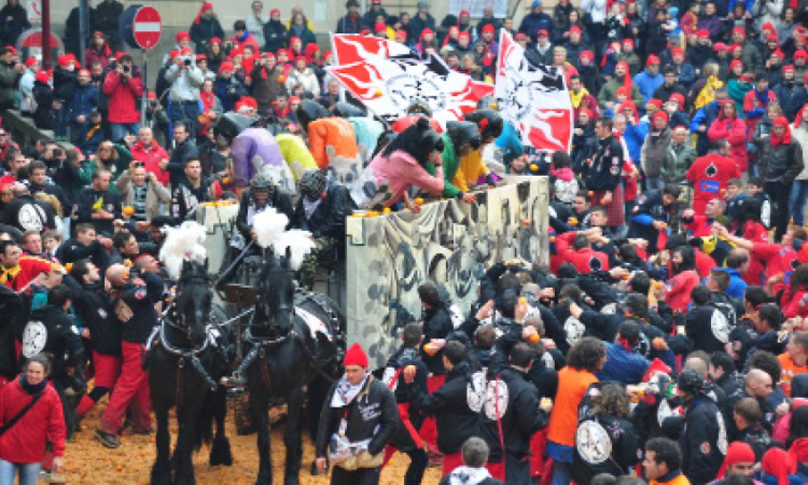 IVREA. Treni straordinari da Torino a Ivrea per il Carnevale