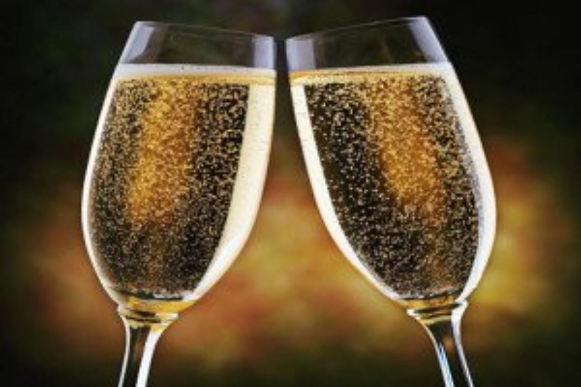 Le bollicine piemontesi invadono cento Paesi per le feste