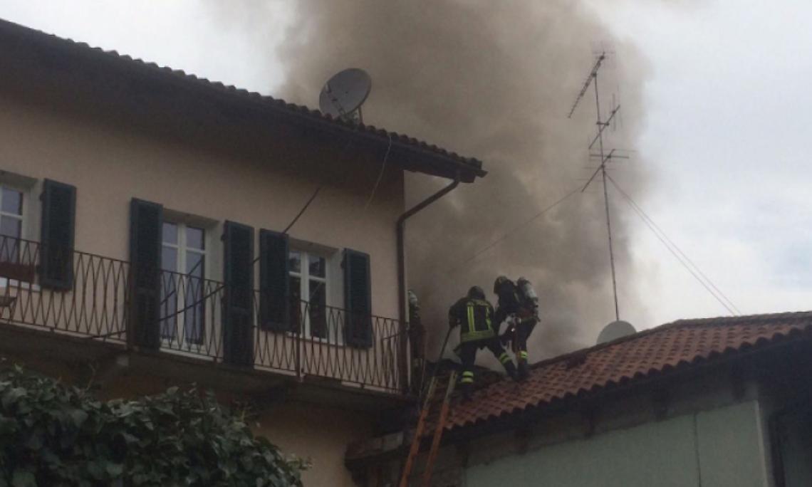 CASTIGLIONE. 2 ore per spegnere l’incendio in Strada Valle Bontempo