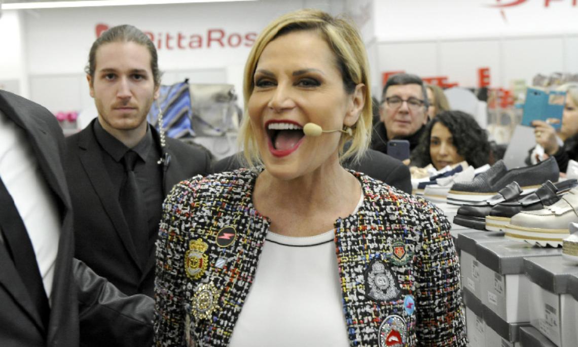 CHIVASSO. Simona Ventura: "Super favorevole al super green pass, lockdown per i non vaccinati? Certo!"