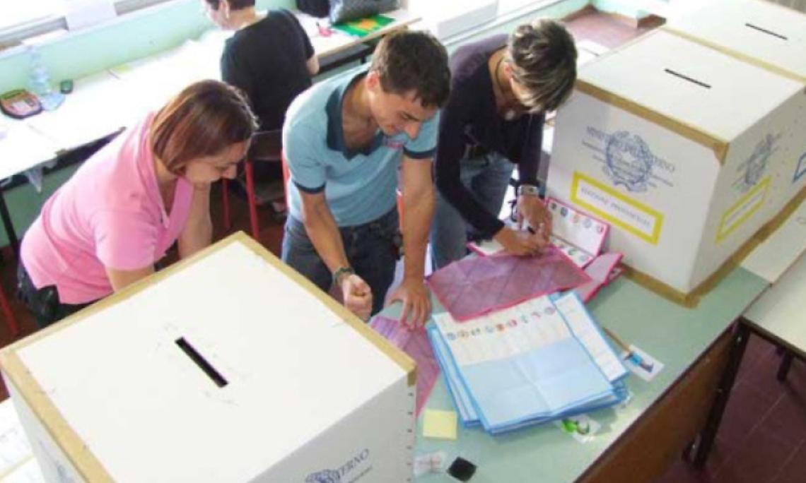 SALUGGIA. Scrutatori, si continua con gli amici degli amici E stavolta è d’accordo anche Stramaccioni (Pd)