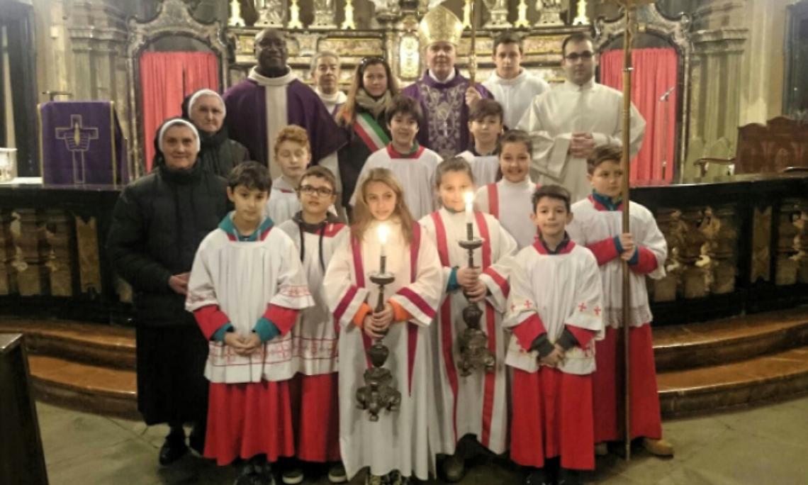 BRUSASCO. Il Vescovo Monsignor Sacchi in visita Festeggiata la nuova nomina di Don Désiré