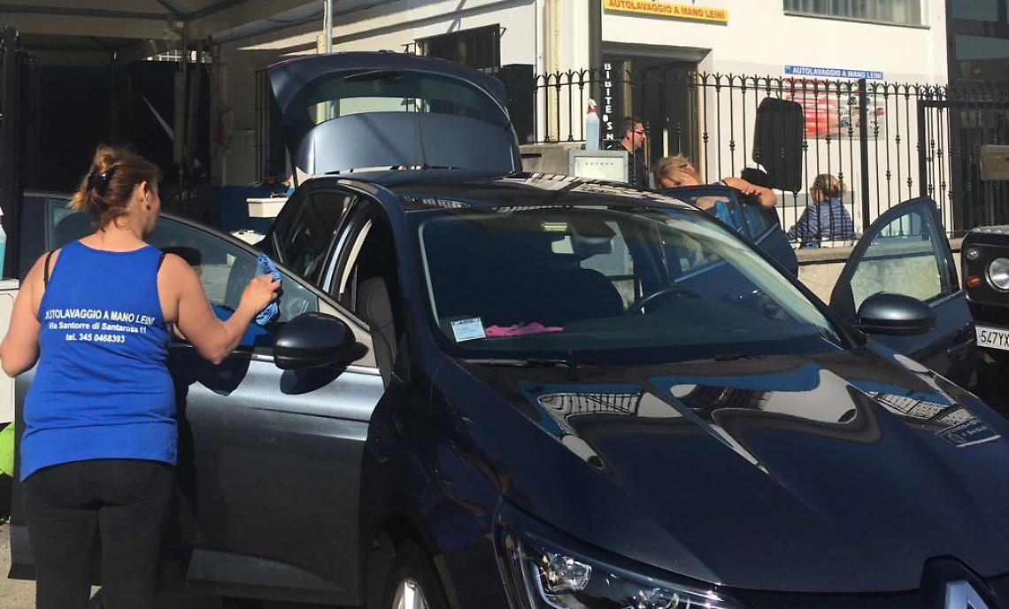 LEINI'. Un team giovane e qualificato per l'Autolavaggio a mano Leinì
