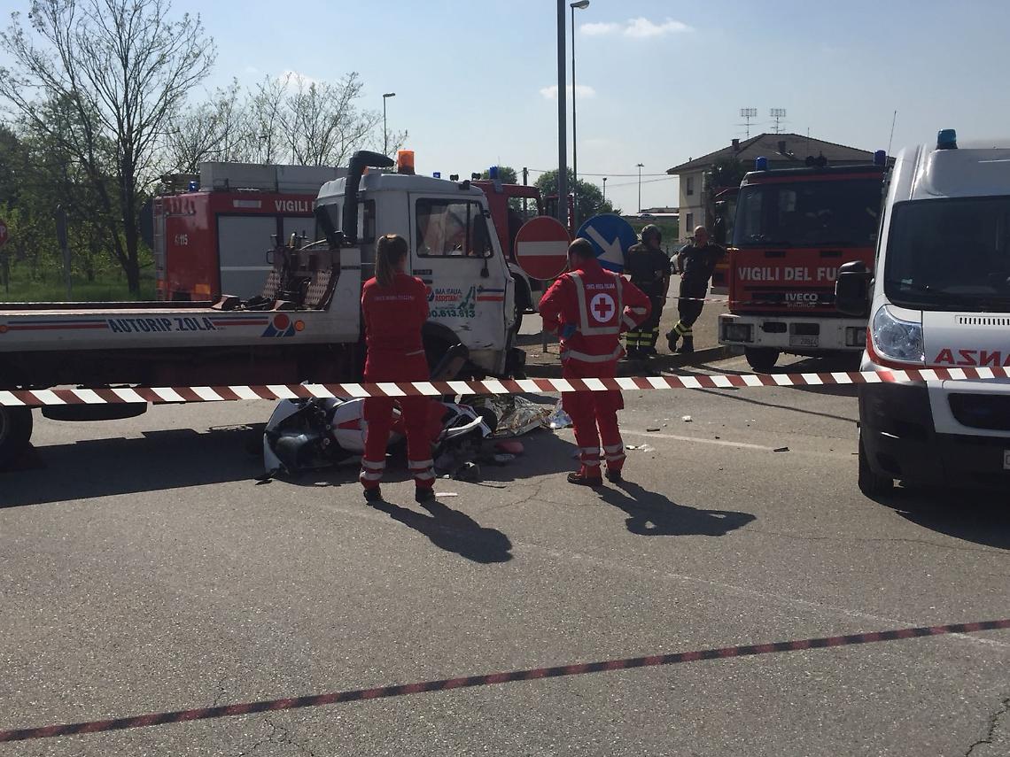 RONDISSONE. Si schianta contro un carro attrezzi: vittima è 36enne di Mazzè