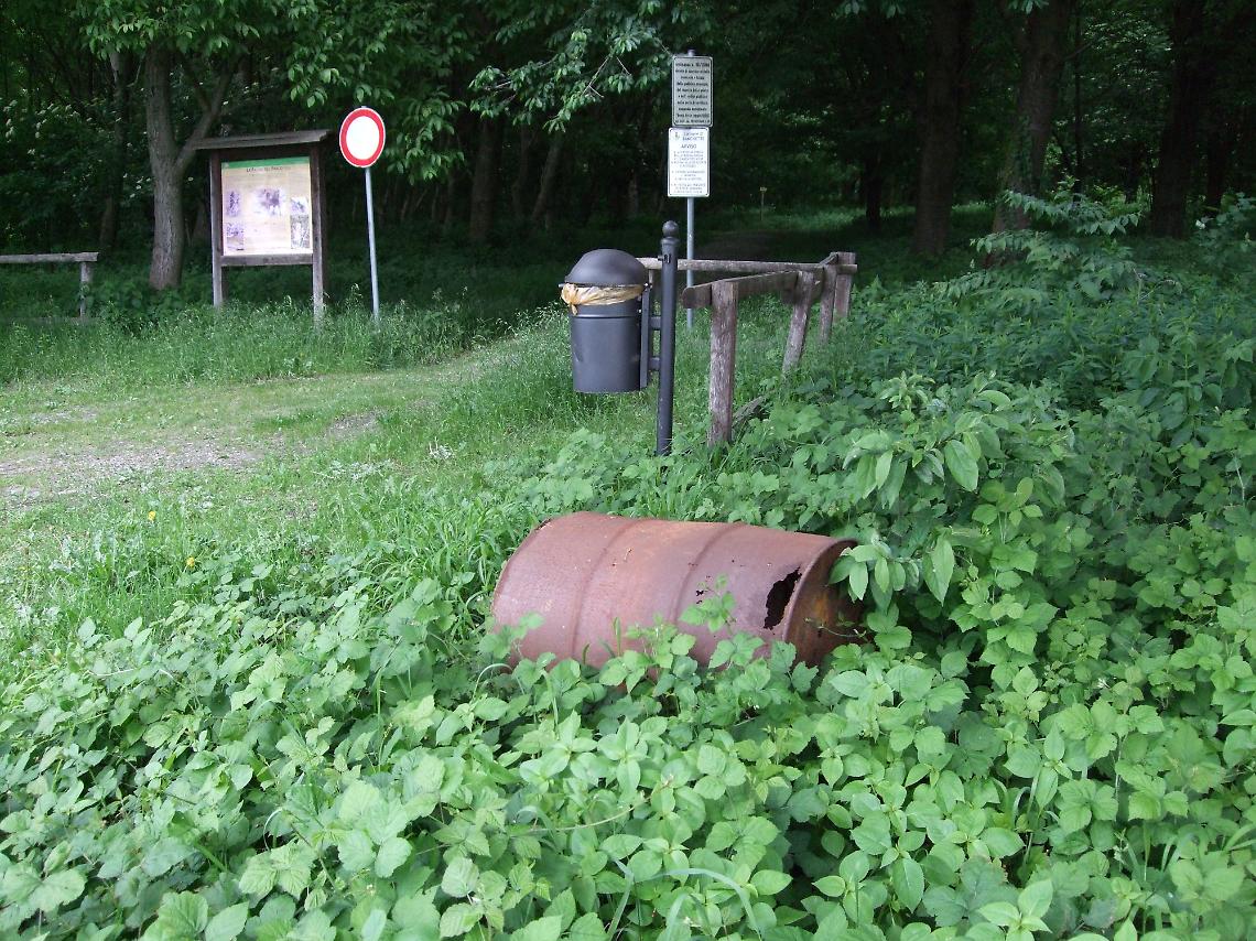 BANCHETTE. Degrado al parco della Roggia Rossa