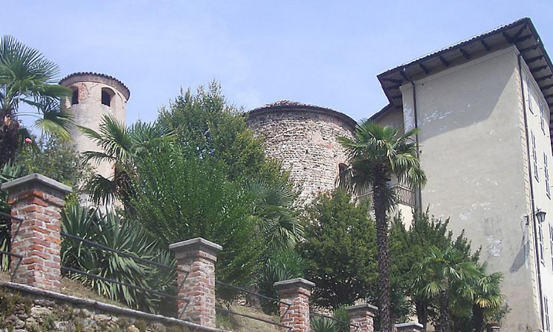 VALPERGA. Quando Valperga era Walderg e Cuorgnè  un piccolo villaggio