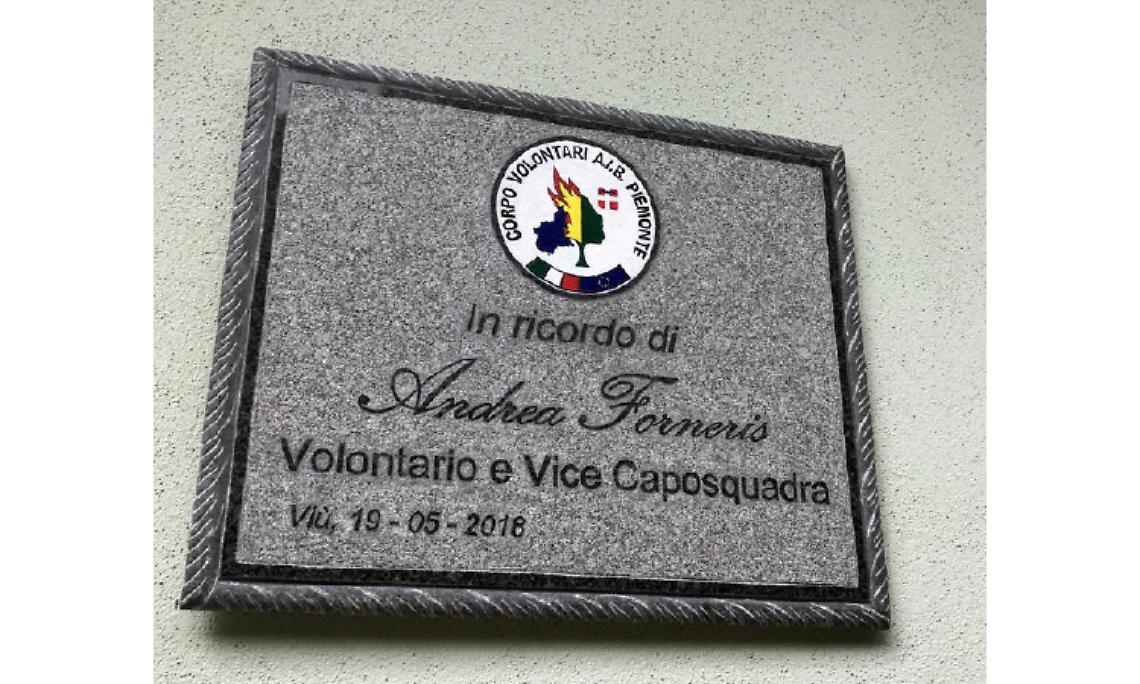 VIU'. Era morto tragicamente mesi fa,  l’Aib gli ha intitolato la sede