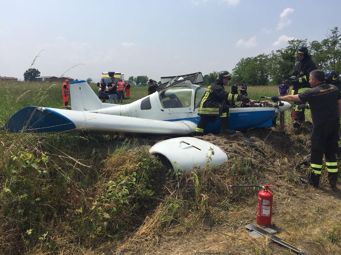 CIGLIANO. Cade ultraleggero, feriti i due piloti