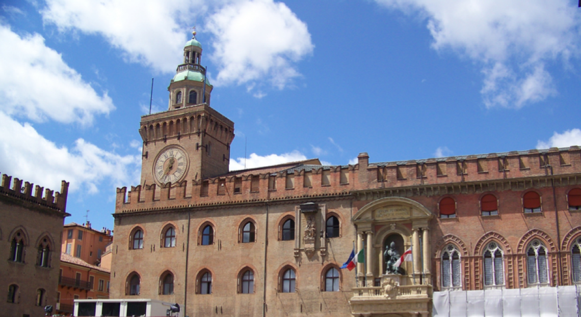 BOLOGNA. Registrato all'anagrafe il figlio di due mamme