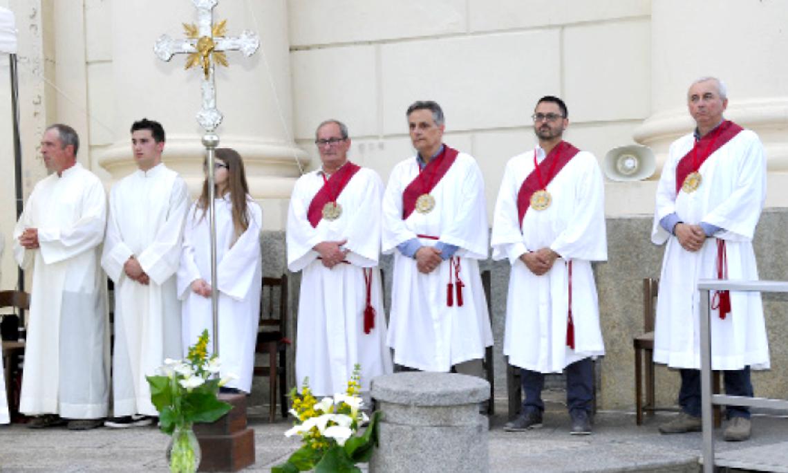 VEROLENGO. Tantissimi bambini al Corpus Domini