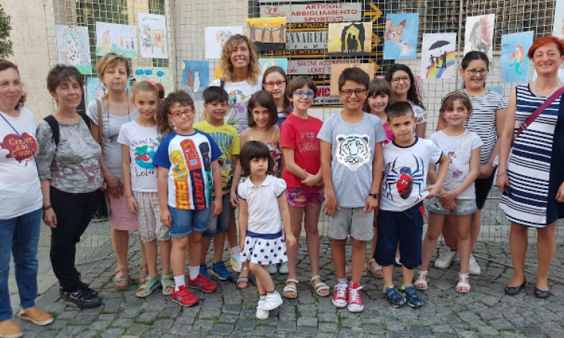 CHIVASSO. I più bei disegni dedicati alla famiglia Ventuno bimbi hanno disegnato la felicità