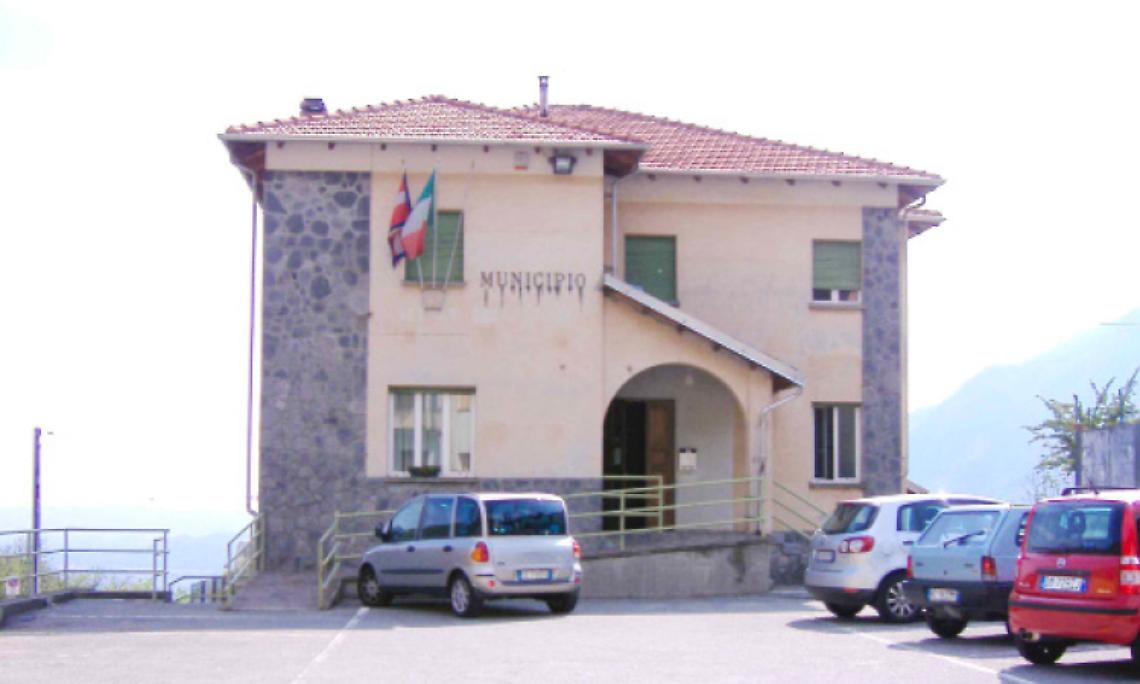 NOMAGLIO. Terminato il restyling del palazzo comunale
