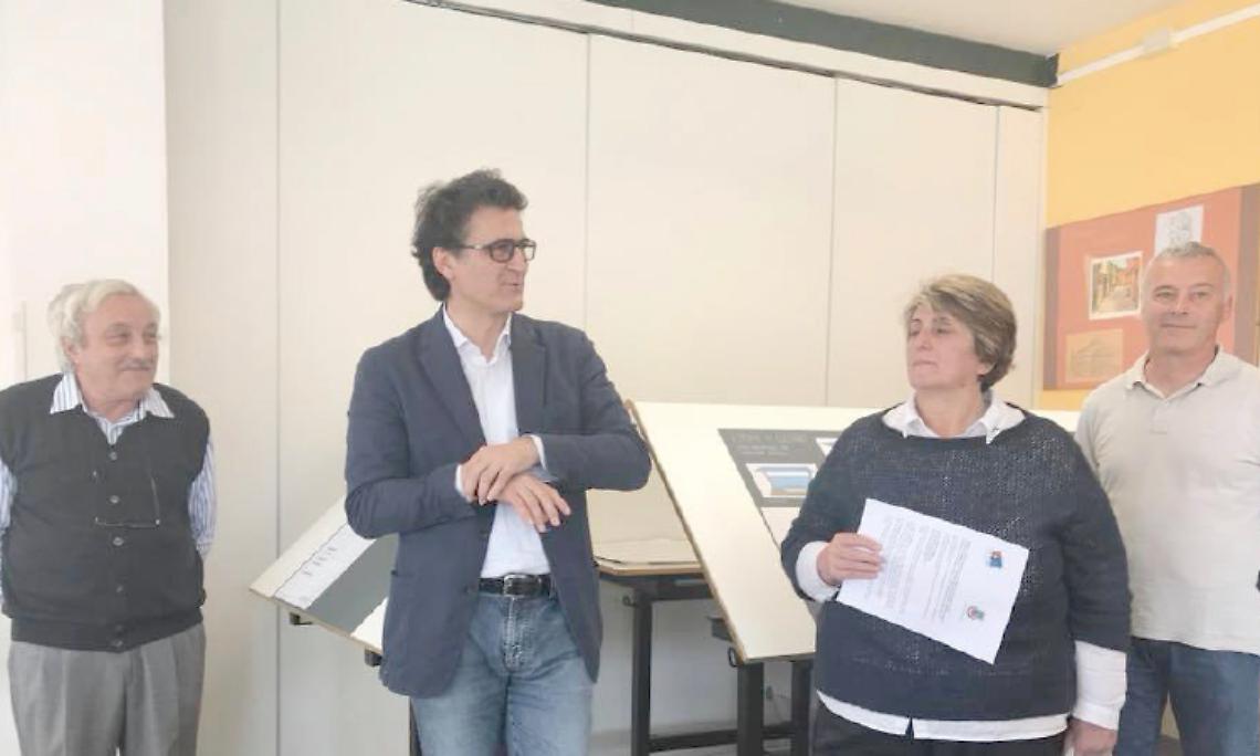 COSSANO. Premiati i creatori delle nuove pensiline