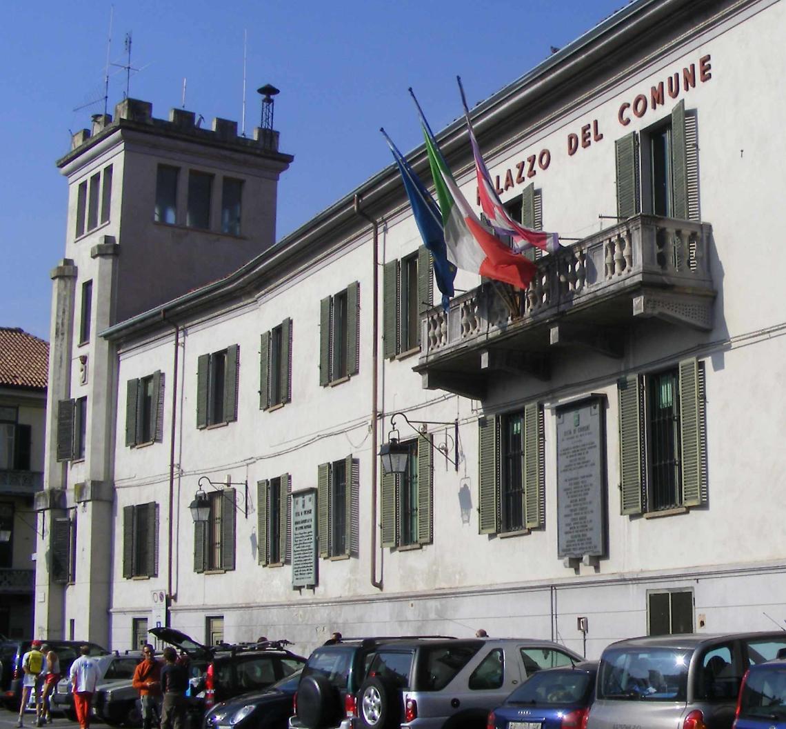 CUORGNÈ. Tetto del Municipio: in subappalto i lavori