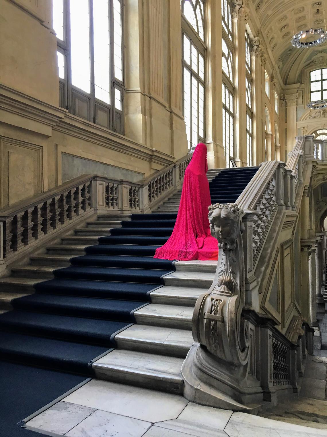 TORINO. Le figure velate di G&uuml;ler Ates.