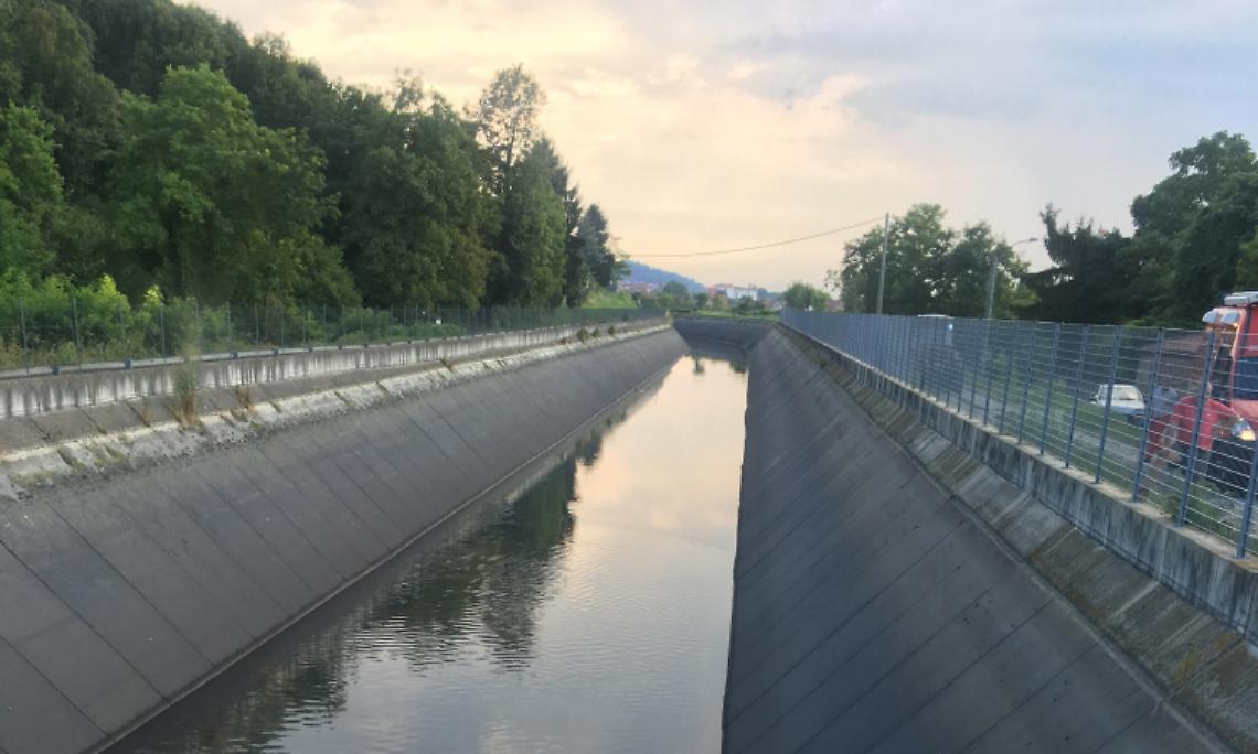 GASSINO. Ancora paura nel canale Cimena: un cane cade nel fiume