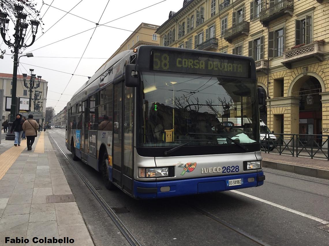 TORINO. Un'altra aggressione su un bus Gtt, sfasciato il vetro della cabina di guida