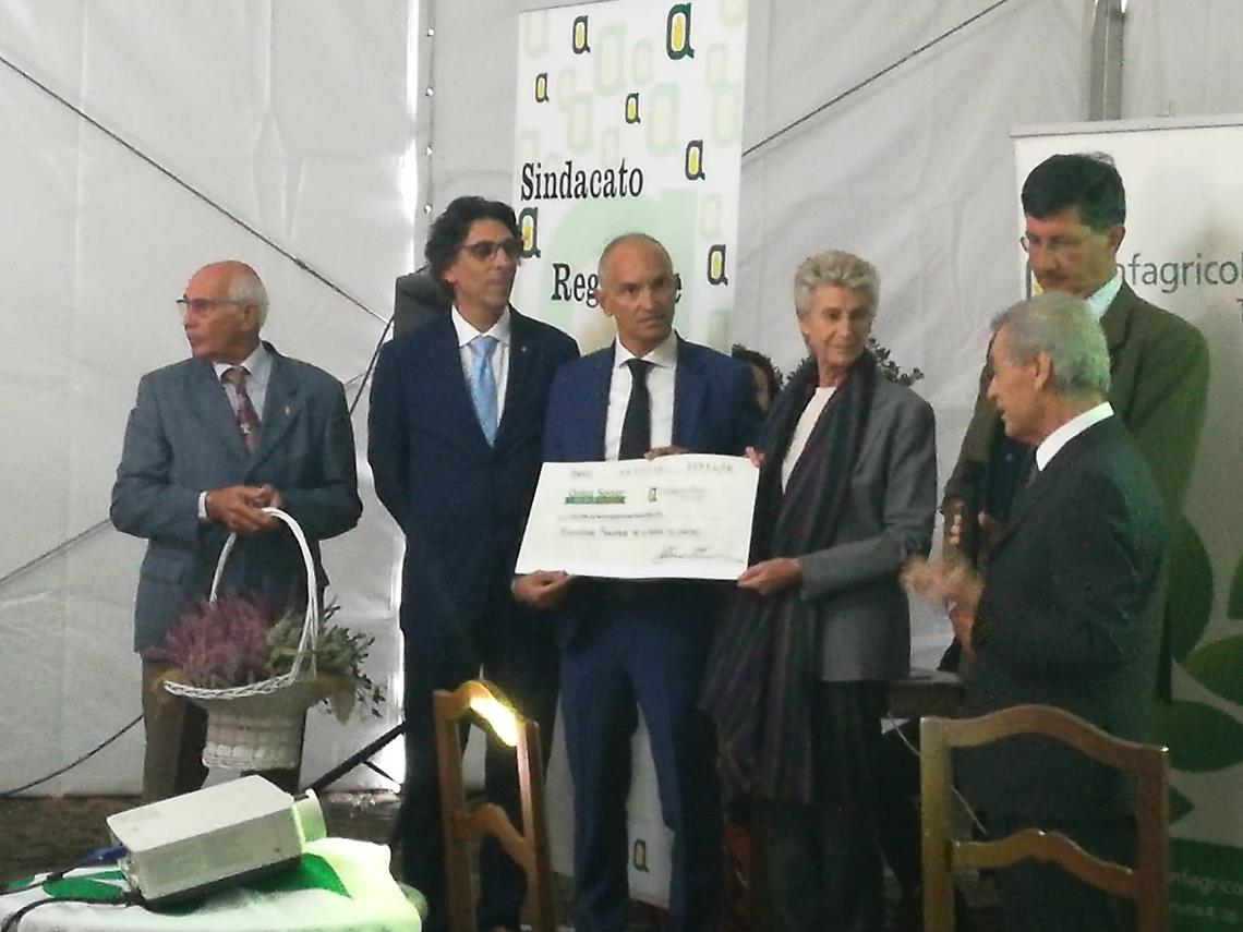 CHIVASSO. Confagricoltura dona 20 mila euro alla Fondazione Piemontese Ricerca sul cancro