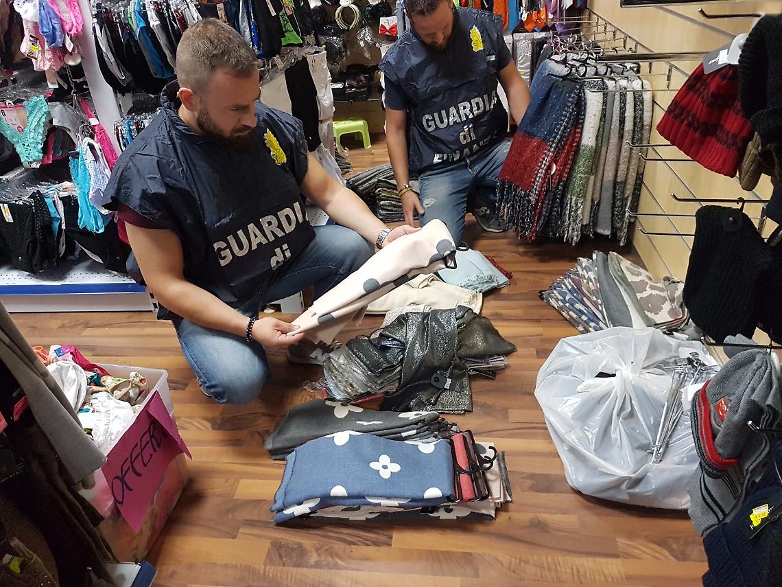 ROSTA. Falso made Italy, sequestrato abbigliamento nel Torinese