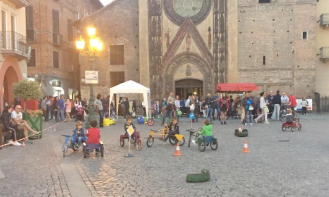 CHIVASSO. È ancora festa del commercio