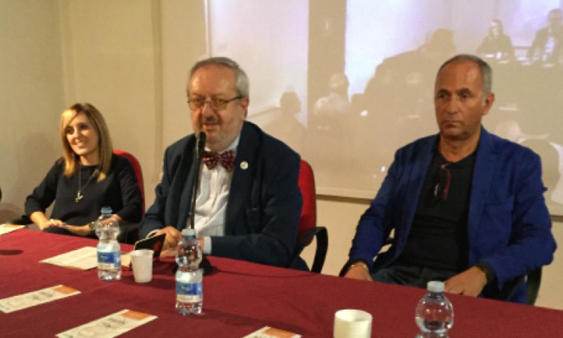 CHIVASSO. In mostra “Un paese ci vuole”