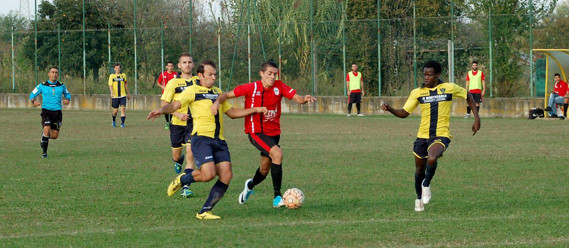 CALCIO. TERZA CATEGORIA. UN CINICO JUNIOR TORRAZZA PUNISCE IL CNH INDUSTRIAL