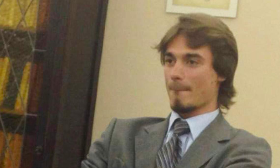 PALAZZOLO. La manutenzione all’edificio delle scuole è ancora bloccata. Roberti (minoranza): «Il colpevole dovrà rimborsare tutto»