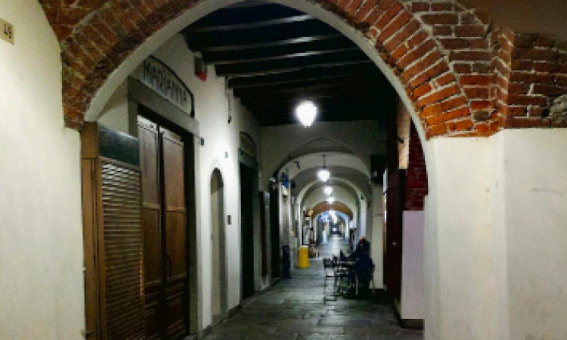 CRESCENTINO. Speranza fa pulire i portici (l’anno prossimo si vota...)