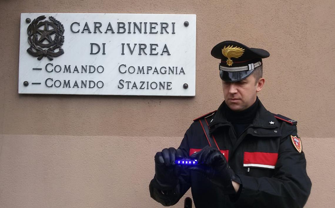 CASTELLAMONTE. Denunciato 29enne per possesso di segni distintivi contraffatti