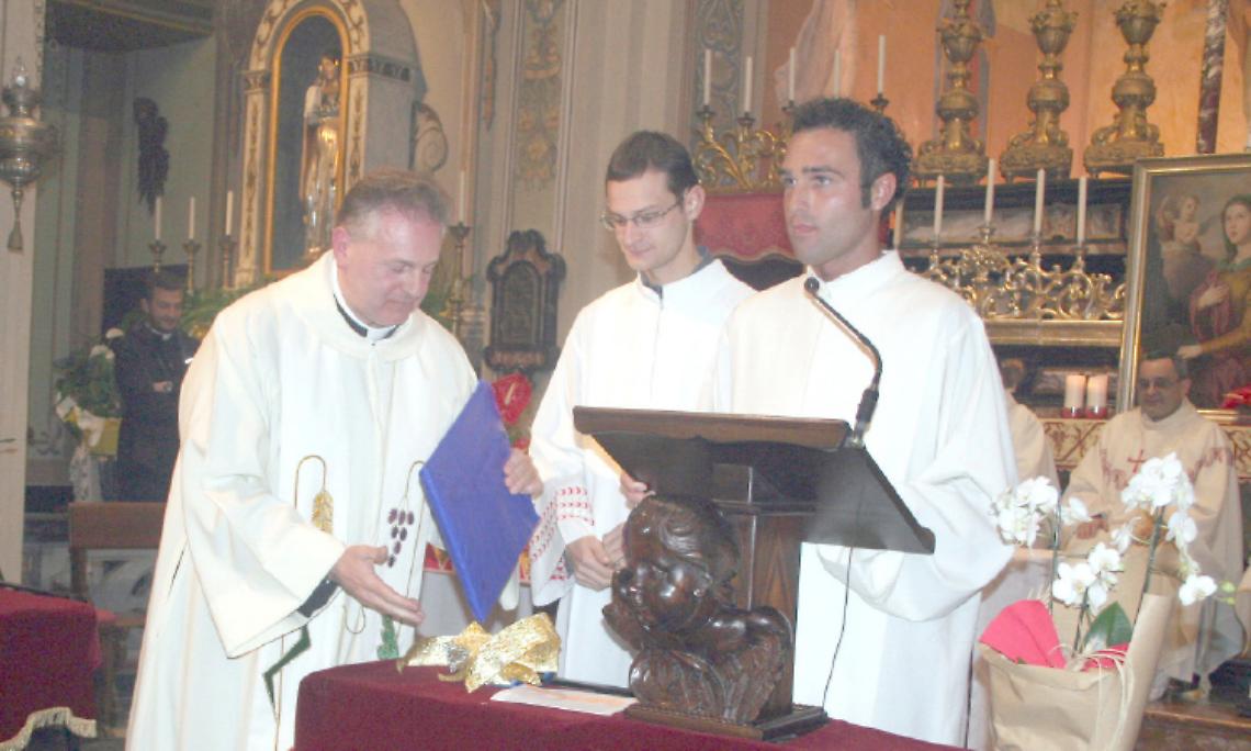 VILLAREGGIA. Don Carlevato festeggia i suoi 25 anni a servizio del Signore