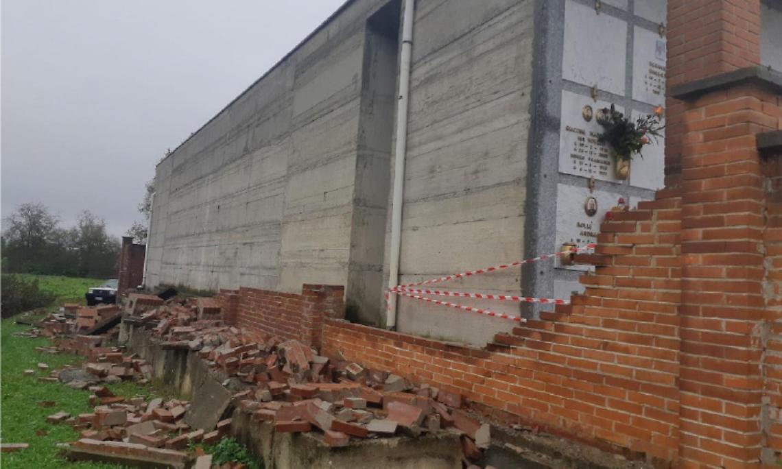 SAN RAFFAELE. Il muro del cimitero abbattuto verrà ricostruito dal Comune