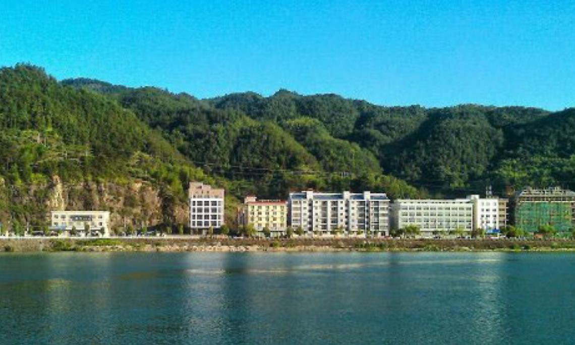 CHIAVERANO. Il sindaco Fiorentini vola in Cina per rappresentare Slow City