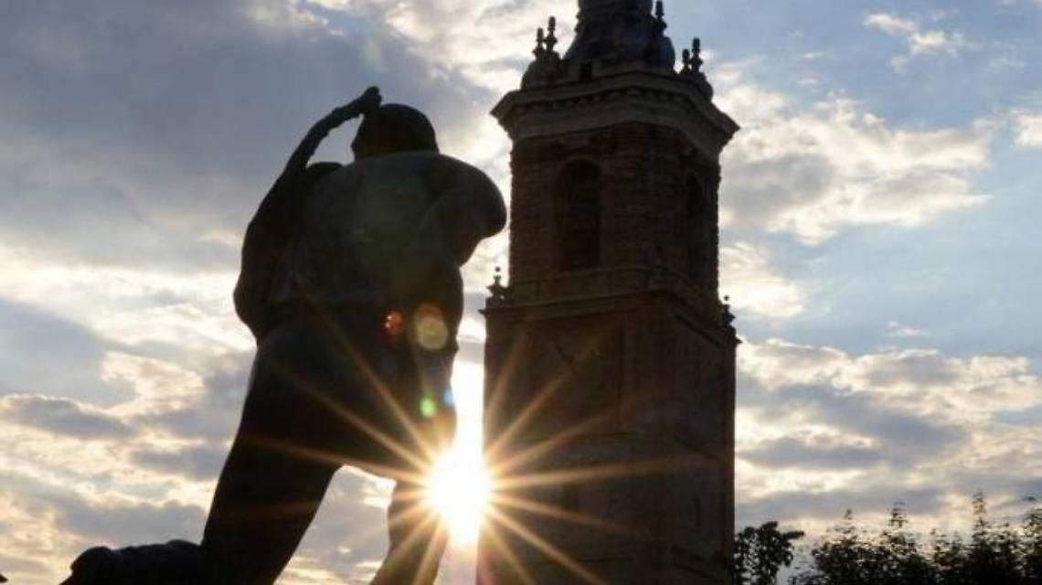 CUNEO. Rubata la Statua del Vignaiolo, era simbolo Langhe piemontesi