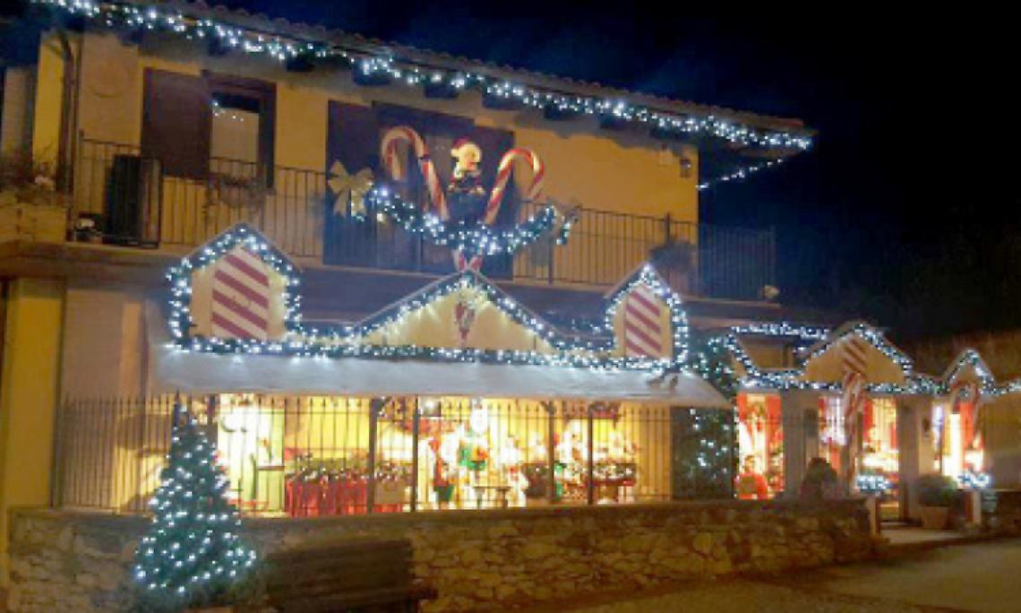 QUAGLIUZZO. Niente casa di Babbo Natale: “È tutta colpa del sindaco!”