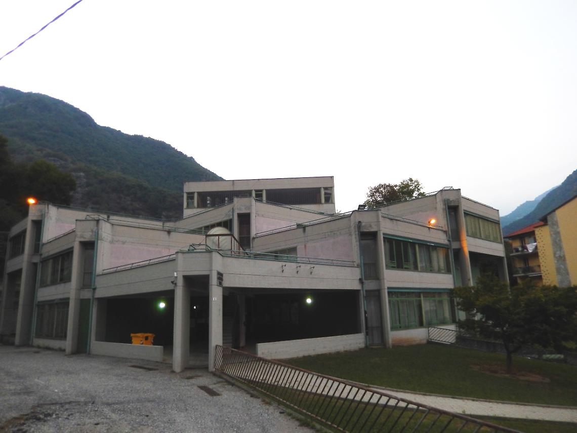 PONT CANAVESE. Una penale di 30 mila euro per  la vendita frettolosa della scuola