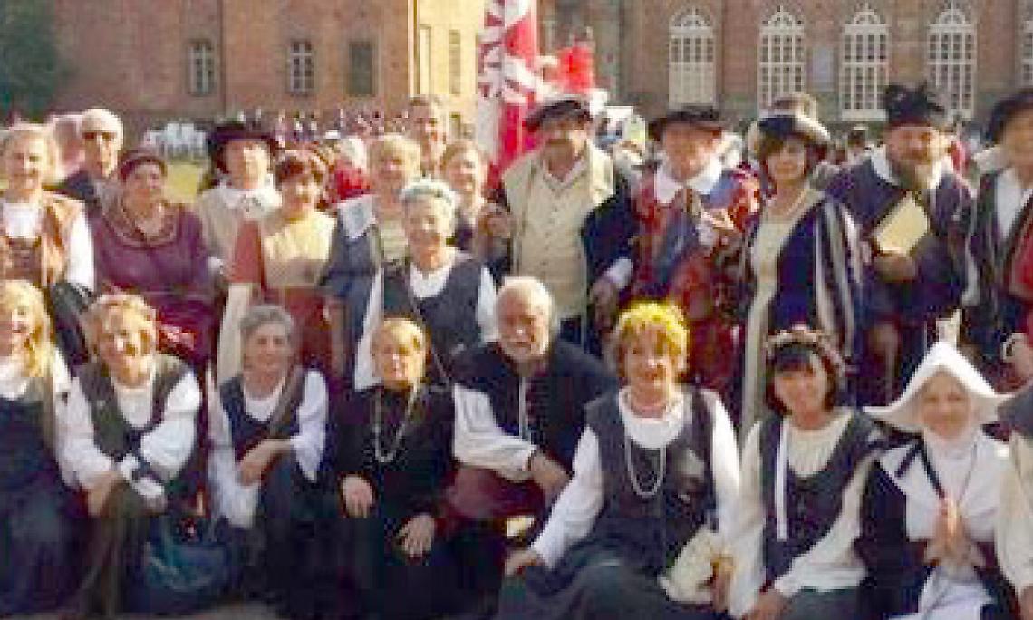 LEINI. Con il gruppo storico Andrea Provana  la “Maratona antipasti”