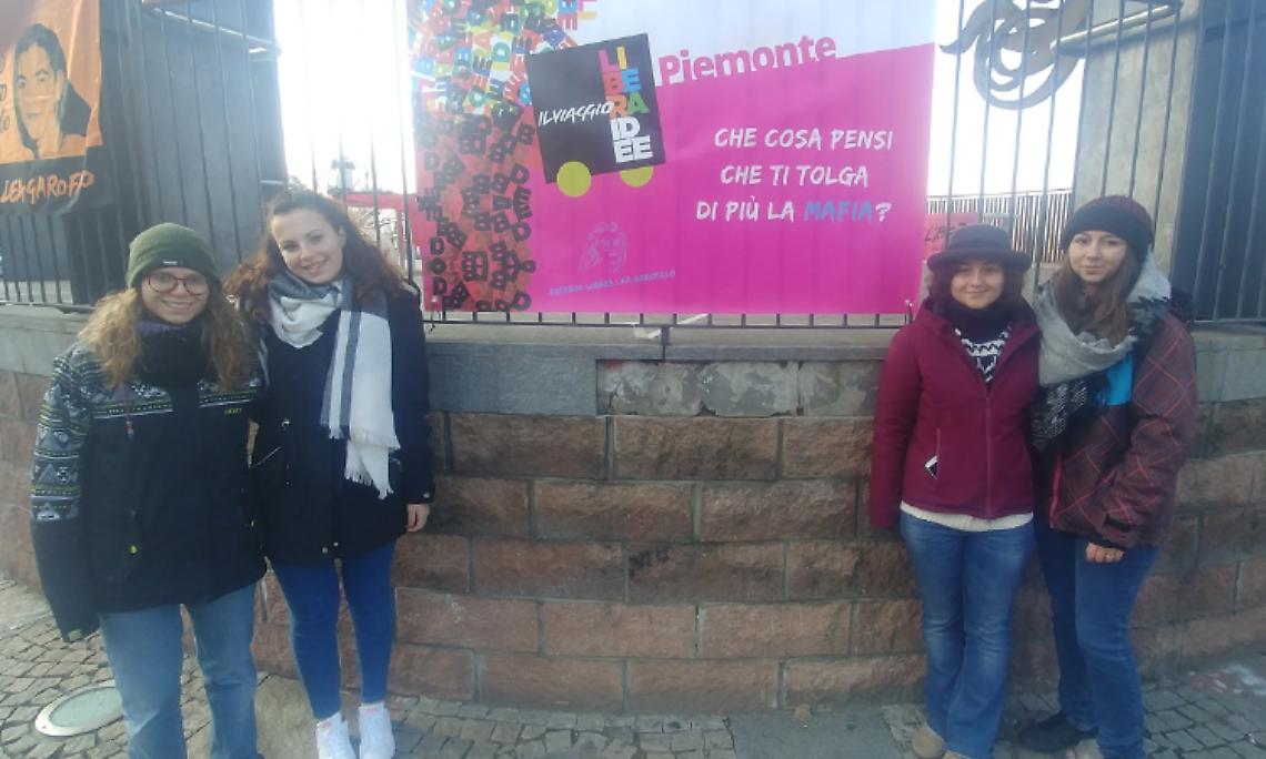SAN MAURO. Chi ha rubato lo striscione? Atto vandalico o intimidatorio