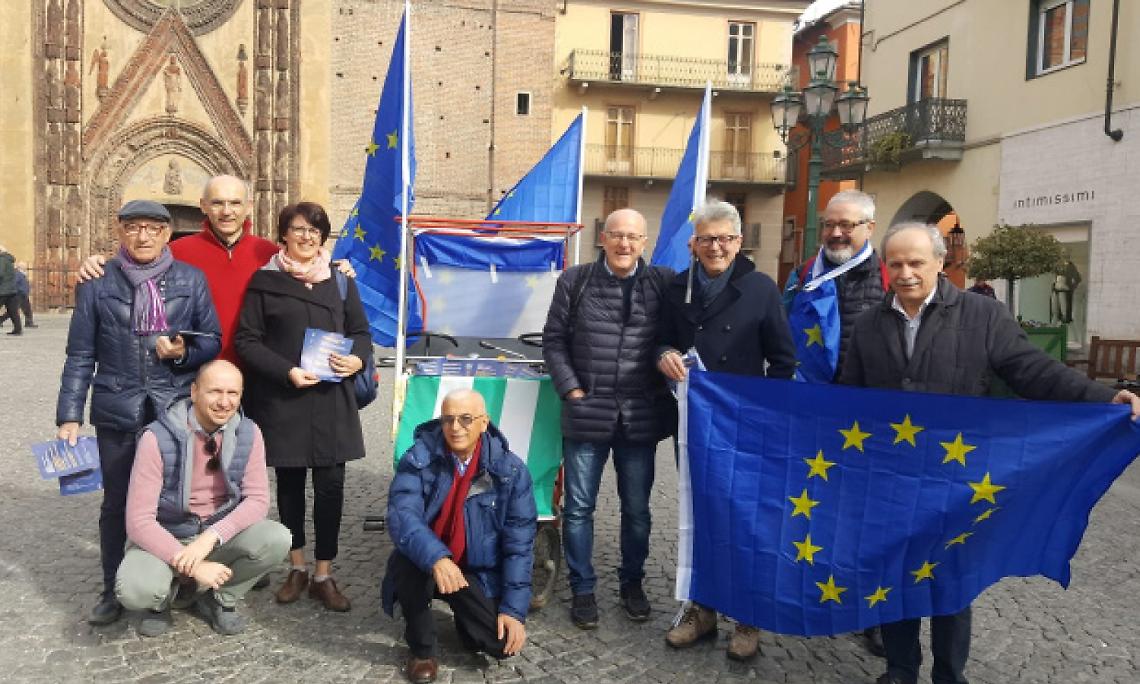 CHIVASSO. Trenta negozi aderiscono all’iniziativa per l’Europa