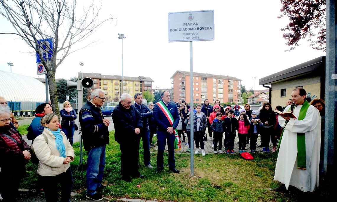 SETTIMO. Piazza di via Fantina intitolata a don Rovera
